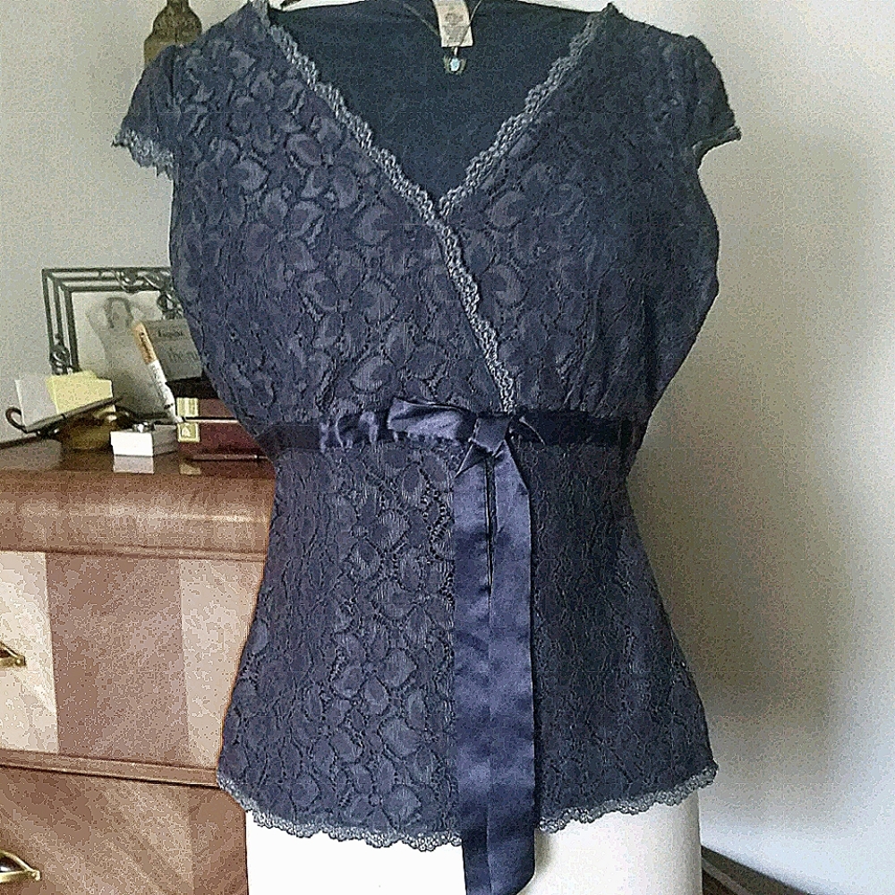 V NECK EMPIRE WAIST TOP